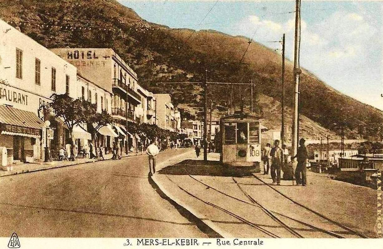 CD eb- 059- MEK- Rue centrale.jpg
